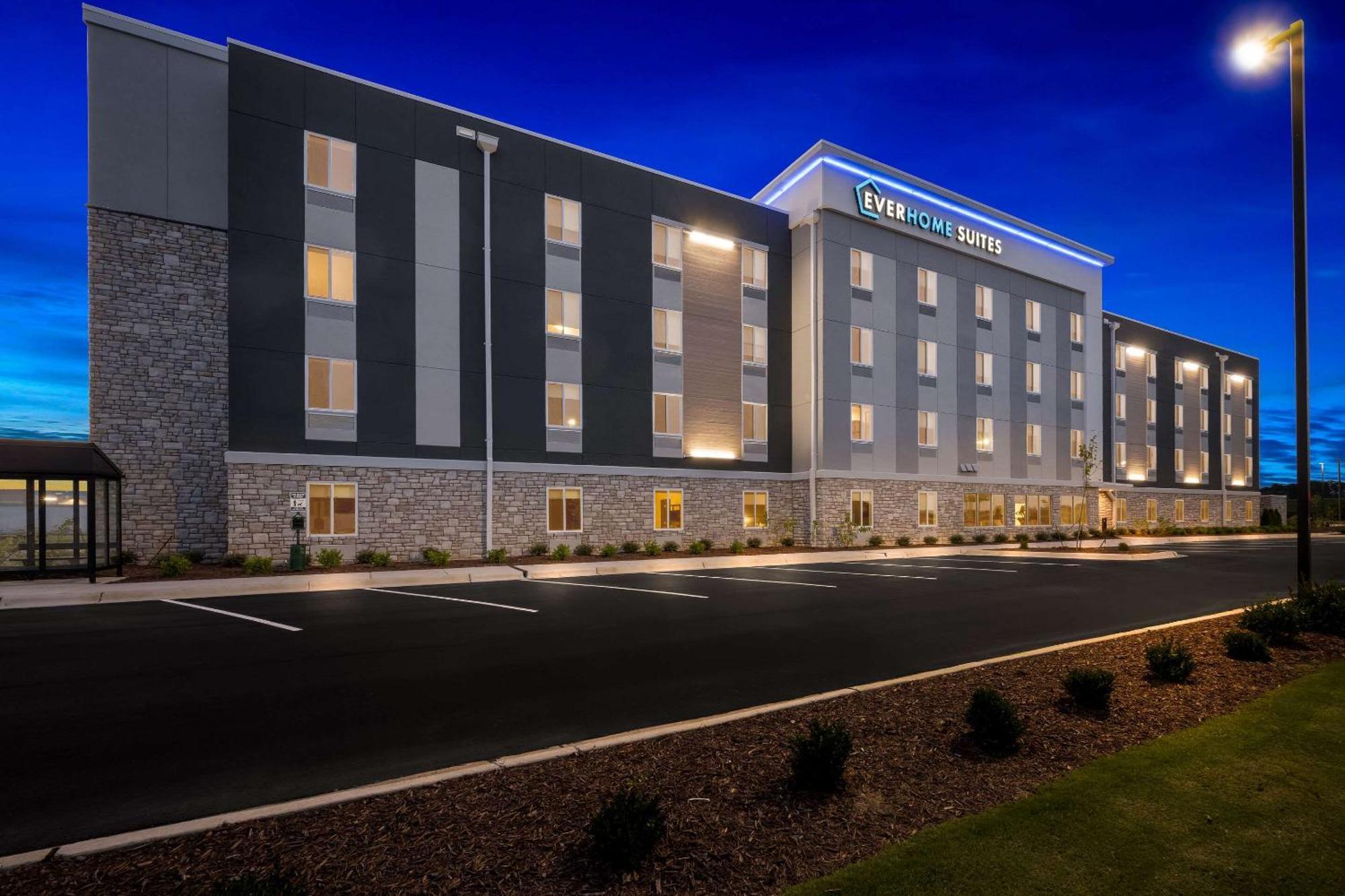 Everhome Suites Fayetteville Near Fort Bragg Buitenkant foto